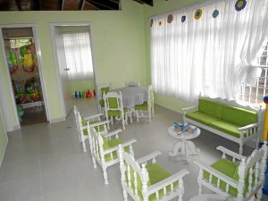 La Casa de Muñecas también tiene artículos llamativos para las niñas.