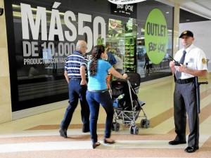 Los centros comerciales tendrán rebajas este mes de febrero.