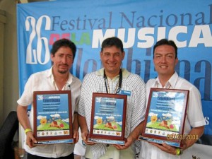 Junto al ‘Dúo Acople’ de Manizales, que ganó el Concurso de Duetos Príncipes de la Canción.