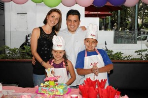 Ana Sofía junto a Juan Esteban Flórez, Diana Giraldo y Édgar Flórez. 