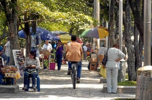 Calle 51 y 52 sentido norte-sur, a mediodía.