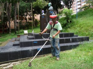 Eduardo Tamayo asegura que recibe aportes, pero no sueldo. (FOTO Archivo)