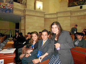 En una de las plenarias del Parlamento Europeo de Euromodelo Joven 2012, en el Congreso de la República.