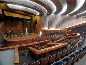 El auditorio Luis A. Calvo está de cumpliendo 30 años de vida.