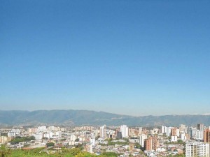 Las cifras de disminución de la contaminación del aire registradas por la CDMB se vieron en el cielo bumangués. Foto tomada a las 10:30 a. m.