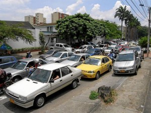 Calle de colegio San Pedrito, un día normal a mediodía