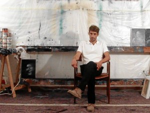 “El artista ha trascendido barreras culturales usando un lenguaje universal que ha impactado a todo aquel que ha sido testigo de su creación”. “El artista ha trascendido barreras culturales usando un lenguaje universal que ha impactado a todo aquel que ha sido testigo de su creación”.