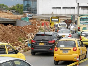 Los trancones en este tramo son evidentes y cada vez más intensos.