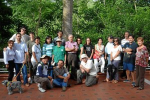 Una veintena de personas acompañó el recorrido de Gente por el sector de Cedros.