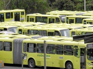 Desde hace cerca de un año hay 102 vehículos de Metrolínea esperando la orden de inicio de la fase dos del sistema integrado de transporte masivo.