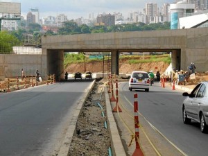 Aunque se nota que el flujo vehicular es más rápido en el Intercambiador de Neomundo, algunos conductores dicen que en horas pico todavía se congestiona.