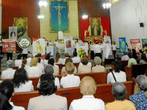 Los grupos apostólicos de San Pío X estuvieron presentes en la cele-bración.