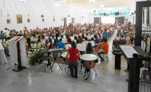 Fue masiva la participación de feligreses a la celebración.