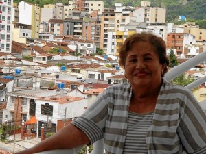 Doña Inés de Serrano nos contó parte de la historia de construcción de la iglesia del sector.