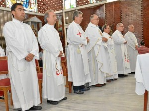 Una solemne Eucaristía se celebró con motivo de los 50 años del San Pedro Claver sección primaria. En la foto Mauricio Bueno, Horacio Botero, José Luis García, Eduardo Uribe, José Rojas, Gonzalo Ortiz y el Hno. Anselmo Molano.