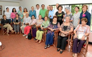 Recientemente se reunieron feligreses a recopilar la historia de la parroquia.(Hernando Galeano).