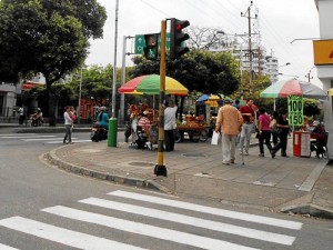 En la calle 48 con carrera 33 el semáforo de tiempo de paso para peatones no se ve con claridad.