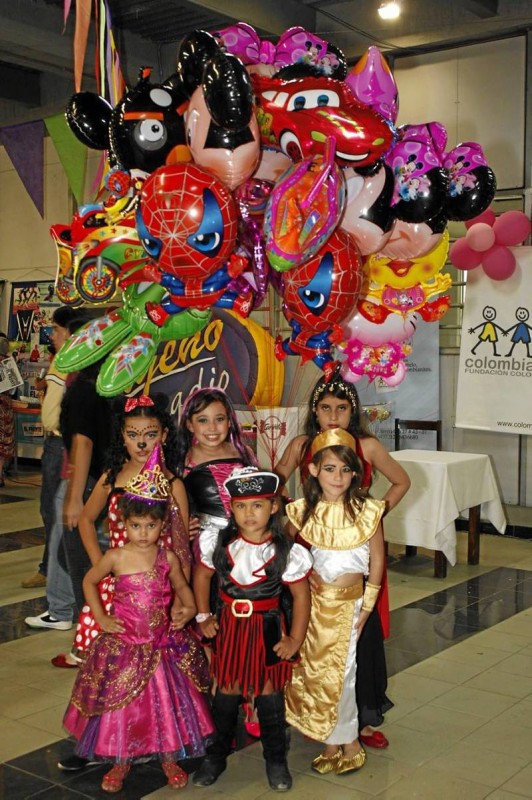 María Angelina Otero, Mariana Carranza, Alejandro Fandiño, Daniela Antolinez, Andrea Olarte y Sharick Colmenares.