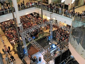 Cacique Centro Comercial fue inaugurado el 15 de noviembre de 2012.