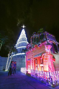 Un castillo hace parte de las atracciones del parque.