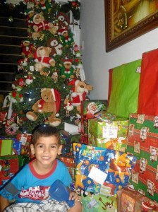 Sobrino de Matty Sarmiento Meneses compartiendo la Navidad.