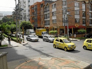 Residentes de este punto de la calle 45 se quejan por los pitos de los carros en las horas pico-.