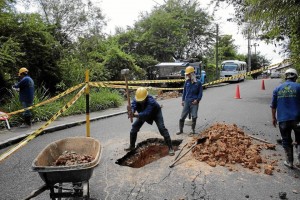 Obras en la vía a Pan de Azúcar altos.