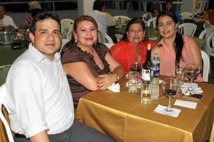 Edgar Fernando Pérez, Gladys Niño, Mary Luisa González de Pérez e Inés Ruiz.