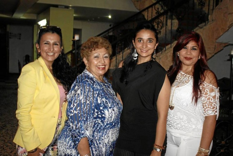 Patricia Mora Pérez, Julieta Pérez, Johana Rivera Pérez y Carmen Elisa León.