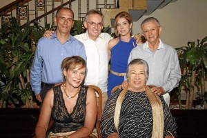 Martha Duran, Gilma de Durán, Carlos Herrera, Reynaldo Amaya, Luz Amparo Vera de Amaya y Jorge Durán.