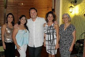 Luz Stella Reyes, Liliana Perdomo, Mauricio Coli, Rocío Reyes y Luz Marina Ge-reda.