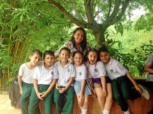 Emanuel Gómez Jaimes, Manuel Fernando Chaparro, Sergio Alberto Car-doso, María José Ortiz Pilonieta, María Camila Mosquera, Sebastián Sal-cedo y la docente Yesenia Guerrero.