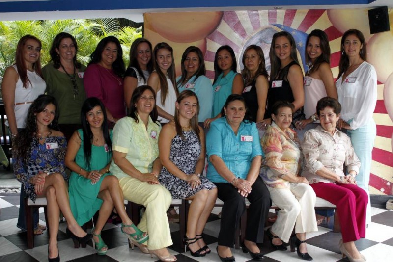 Ana María Gómez, Mayerly Quiroga, Nelly Merchán, Carolina Acuña, Hilda de Tamayo, Mercedes González, Graciela Valbuena, Leidy Mojica, Teresa Tamayo, Gladis Quintero, Ilba Sanguino, Diana Velasco, Adela de Abello, Laura Niño, Nubia Merchán, Juliana Mantilla, Jessica Murieles y Lucy Merchán. - Nelson Díaz / GENTE DE CABECERA