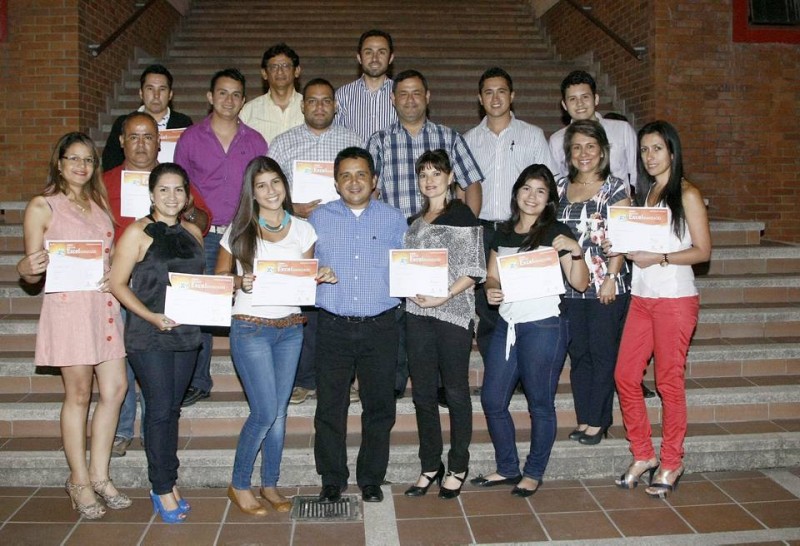 Yelixa Badillo, Martha Rueda, Mónica Acevedo, Carlos Augusto López, Yanet García Sánchez, Ivonne Sarmiento, Ana Milena Arenas, Francisco Javier Rueda, César Hernando Flórez, Óscar Cáceres, Rafael Ruiz, Julio César Lesmes, Sebastian Gómez, Rafael Maldonado, Olga Lucía Barrera, Fabio Gómez e Iván Díaz.  - Suministrada /GENTE DE CABECERA