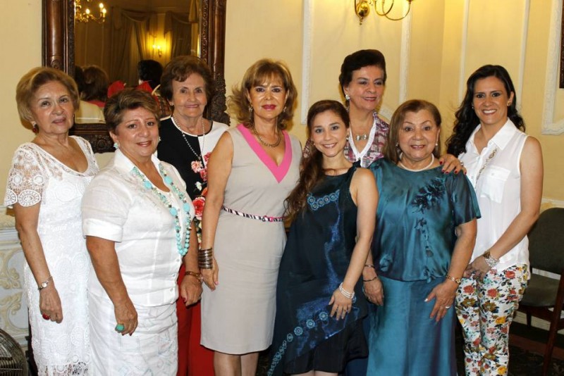 Ligia de Cortés, Gilma de Díaz, Trina de Prada, Martha de Figueroa, María Paula Osorio, Sofía Uribe de González, Ángela de Osorio y Claudia Monsalve. - Nelson Díaz  / GENTE DE CABECERA