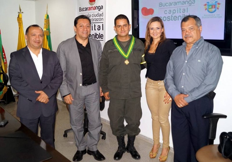 René Rodrigo Garzón, Luis Francisco Bohórquez, Mayor Juan Carlos Pinto, Alexandra Parra de Pinto y Rafael Horacio Núñez. - Suministrada / GENTE DE CABECERA