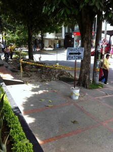 Algunas obras en el sector afectan el paso de los peatones.