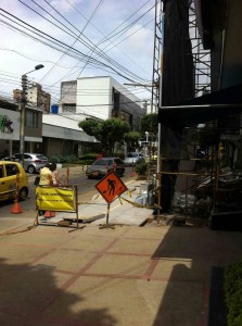 Los carros ahora solo tienen un carril en la carrera 35A entre calles 48 y 49. - Suministrada Aura Sisa / GENTE DE CABECERA