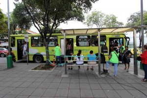 Algunas de las rutas que fueron modificadas recorren la carrera 33. - Archivo / GENTE DE CABECERA