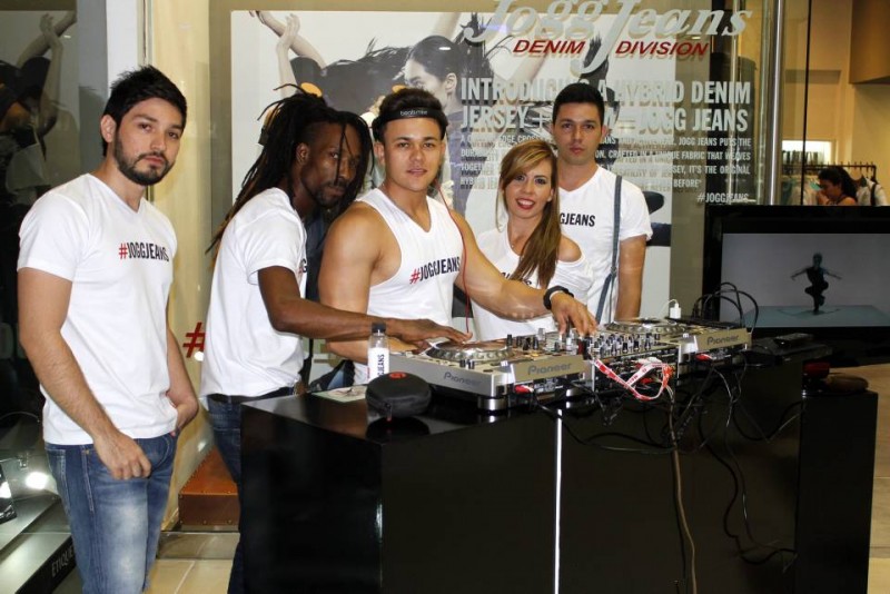 Jonathan Contreras, Alexander Mosquera, Dj Jerac, Angélica Santos y Stiven Santos.