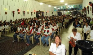 El templo de San Pío X siempre está a reventar en las novenas de Navidad. - Tatiana Celis / GENTE DE CABECERA