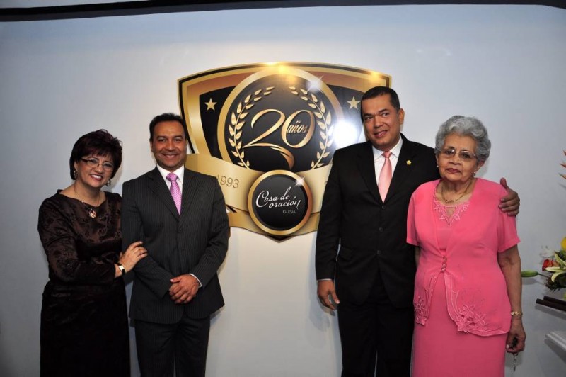 Pastora Amparo Cubillos, Pastor Juan Guzmán, Pastor Nelson Ángel y Elvia de Cubillos. - Laura Herrera /GENTE DE CABECERA