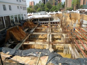 El proceso de excavación ya culminó. Esta era una etapa que preocupaba al colegio, pues ocasionó molestias entre vecinos. Ahora continúa la cimentación.