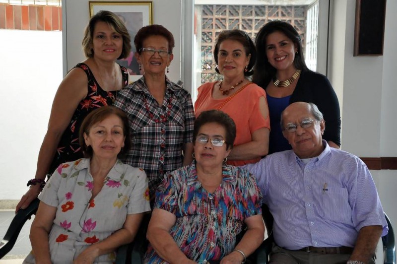 Ellos hacen parte del grupo de docentes voluntarios de la parroquia Divino Niño: Alba Virviescas, Elba Poveda, Marta Lucía de Olaya, Irina Giraldo, Rosalba de Mesa, María Elena Moreno y Rodrigo Arias