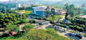 Los tres semáforos controlaban el tráfico entre el viaducto La Flora y el sector de Cacique. - Tomada de www.skyscrapercity