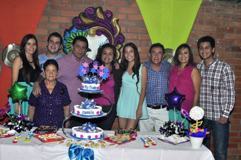 Natalia Mayorga, Juan Sebastián Mayorga, Cecilia Calvete, Juan Mayorga, Fabiola Carrillo, Juanita Mayorga, Humberto Mayorga Caballero, Nancy Niño y Santiago Mayorga. - Laura Herrera / GENTE DE CABECERA