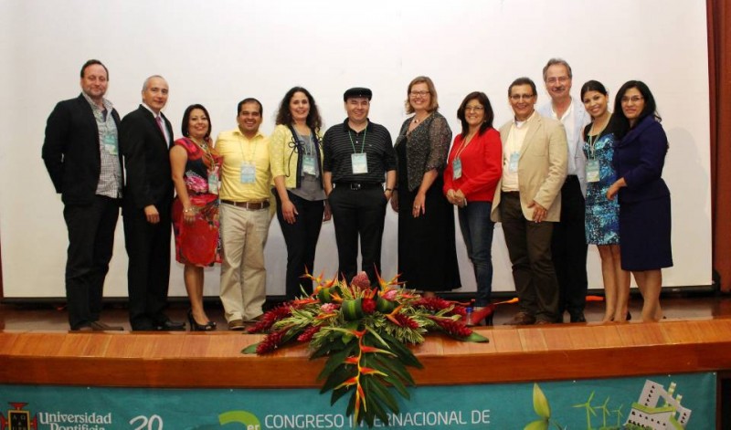 Gregory Allen Norris, de Estados Unidos; Nelson Moreno, director Facultad Ingeniería Industrial UPB; María Teresa Castañeda, organizadora del congreso; Óscar O. Ortiz Rodríguez; Catherine Benoît, Estados Unidos; Rafael G. García; Martina Brigitte Prox, Alemania; María Solange Sánchez, Óscar F. López, Francesc Castells Piqué, España; Diana M. Parra y Nydia Suppen Reynaga, México. - Suministrada / GENTE DE CABECERA