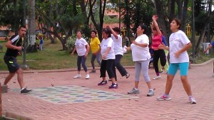 El lector se queja porque los ejercicios diarios en el parque inician muy temprano. - Archivo /GENTE DE CABECERA