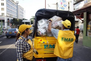 Estos trabajadores recogen más de 500 toneladas diarias de residuos sólidos. - Archivo / GENTE DE CABECERA