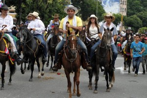 Las cabalgatas de los últimos años han generado varias opiniones entre los bumangueses, la mayoría en contra por el exceso de licor y riñas. - Archivo / GENTE DE CABECERA